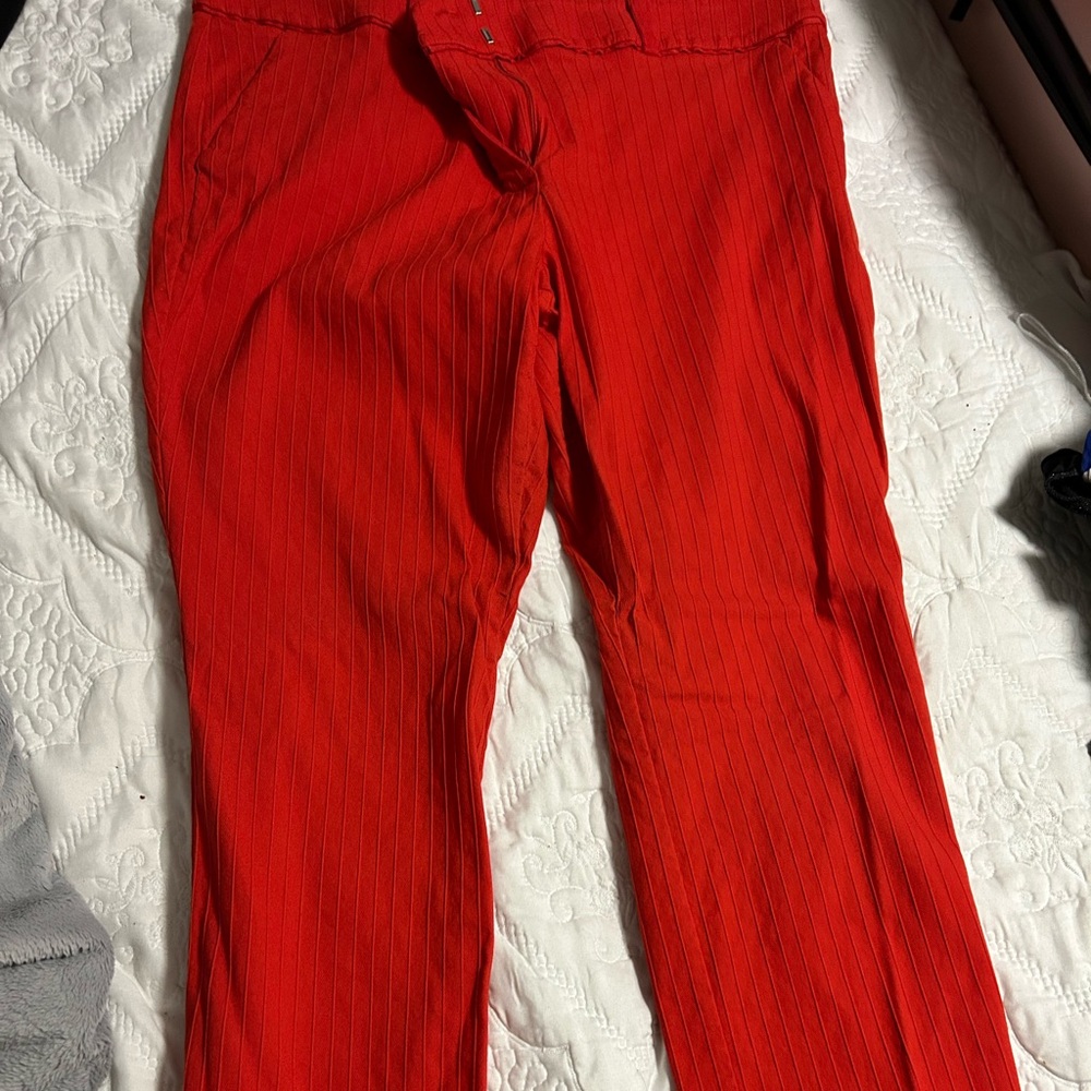 Long tapered Red pants
